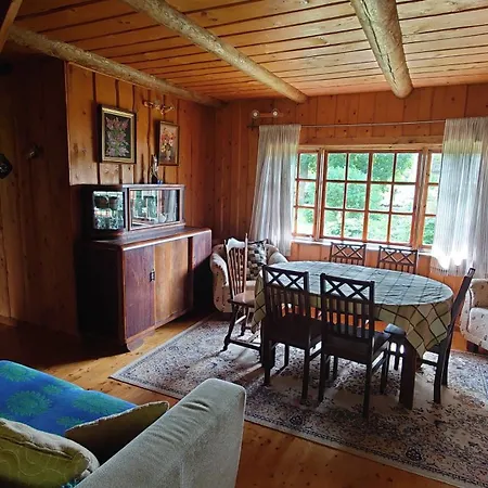 Vahtra-reinu Puhkemaja Nyaraló *