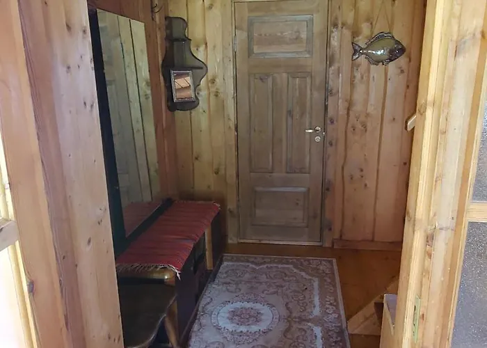 Nyaraló Vahtra-reinu Puhkemaja *