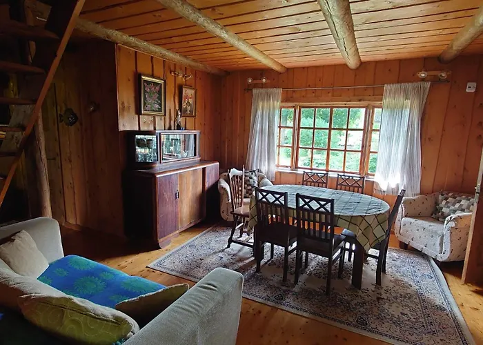 Vahtra-reinu Puhkemaja Nyaraló *